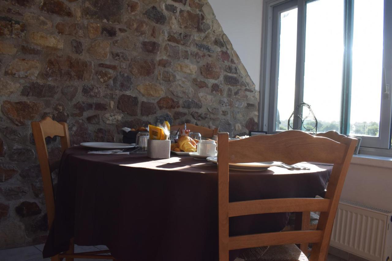 Auberge De La Vallee De La Douve L'Etang-Bertrand Buitenkant foto